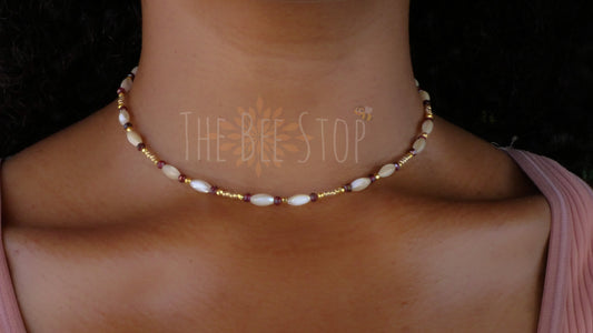 Garnet + Mother of Pearl 》 Necklace